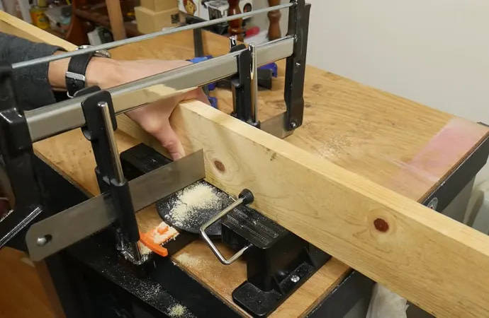 How to install a stitching pony?